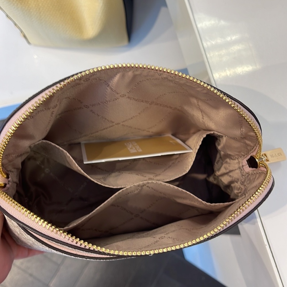 MICHAEL KORS Jet Set Medium Logo Dome Satchel Crossbody 
Powder Blush 
NWT - Picture 8 of 16